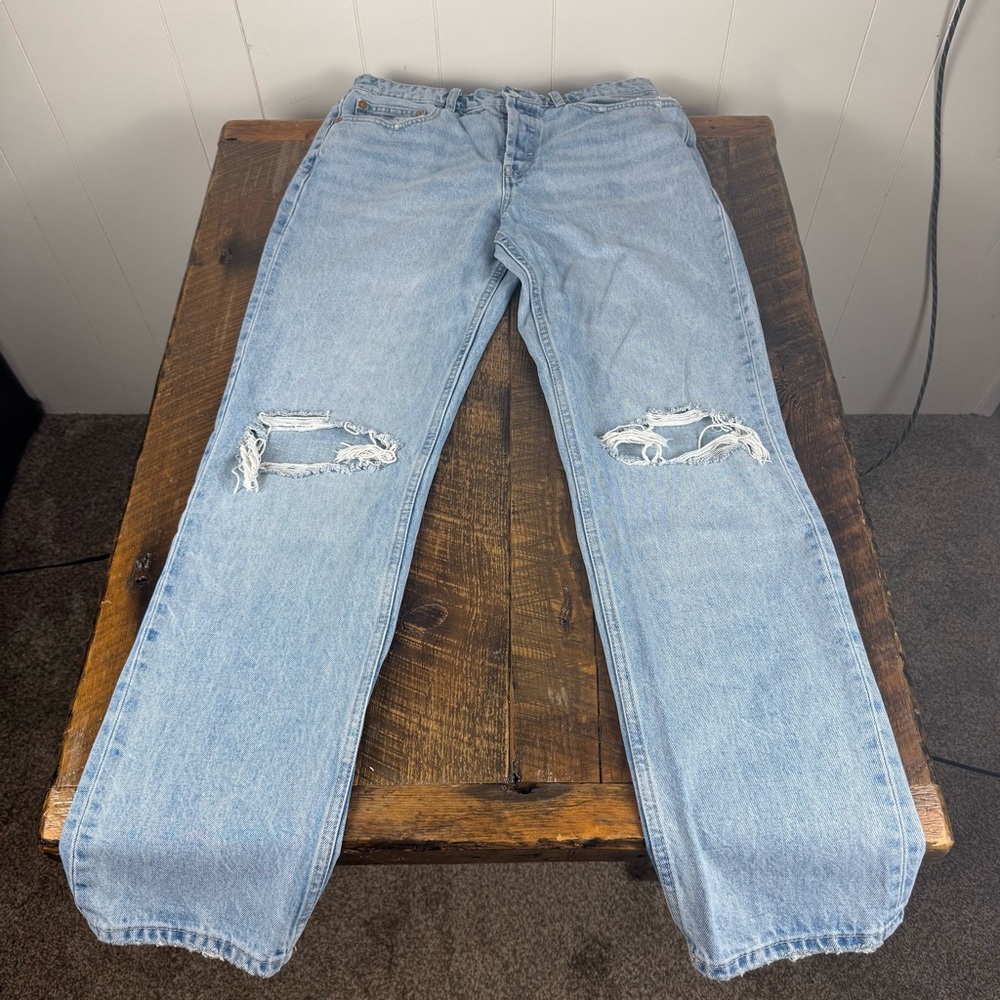 Zara Women’s High Rise Distressed Light Wash Mom Jeans Size 10 (EUR 42)